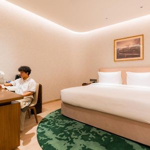 Deluxe – Room – 4 Hours