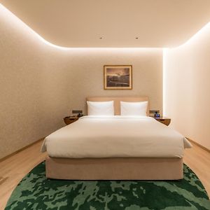 Deluxe – Room – 12 Hours